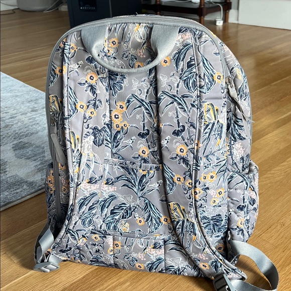 Vera Bradley quilted Campus Backpack laptop gray floral - Picture 2 of 10
